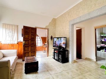 VENTA CASA 4 AMB GARAGE TIPO QUINCHO OPORTUNIDAD!