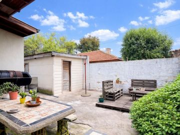 VENTA CASA 4 AMB GARAGE TIPO QUINCHO OPORTUNIDAD!