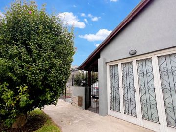 VENTA CASA 4 AMB GARAGE TIPO QUINCHO OPORTUNIDAD!