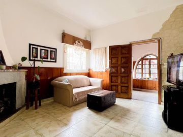 VENTA CASA 4 AMB GARAGE TIPO QUINCHO OPORTUNIDAD!