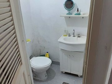 VENTA DE LOCAL CON SOTANO - LA PERLA OPORTUNIDAD !