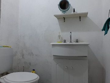 VENTA DE LOCAL CON SOTANO - LA PERLA OPORTUNIDAD !