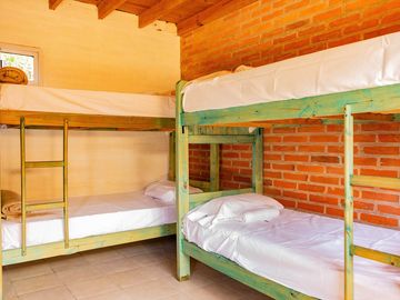 VENTA  HOSTEL 9 habitaciones + departamento
