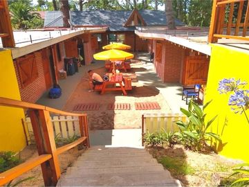 VENTA  HOSTEL 9 habitaciones + departamento