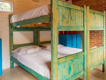 VENTA  HOSTEL 9 habitaciones + departamento