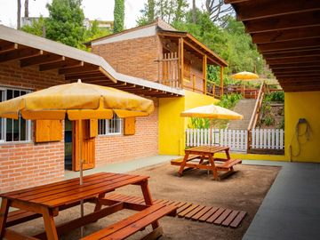VENTA  HOSTEL 9 habitaciones + departamento