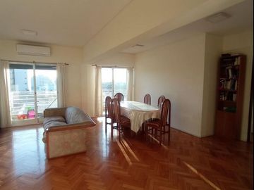 Venta depto 3 ambientes con Balcon Flores