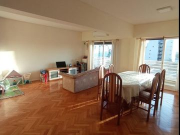 Venta depto 3 ambientes con Balcon Flores