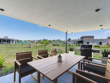 Venta casa 4 amb Pilar del Este Santa Lucia