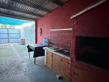 VENTA CASA MÁS DEPARTAMENTO EN PILAR