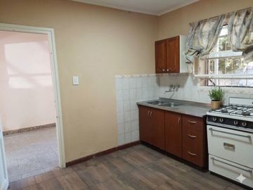 VENTA CASA 2 DORMI ALBERDI
