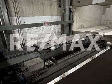 COCHERA EN VENTA BV. 25 DE MAYO - NQN