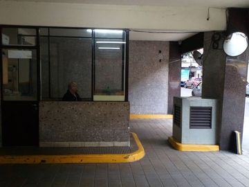 Cochera amplia en Barrio Norte