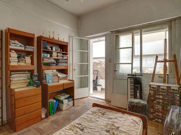 VENTA DE DEPARTAMENTO 4 AMBIENTES  FLORES