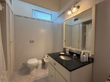 VENTA DE DEPARTAMENTO 4 AMBIENTES  FLORES
