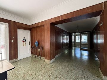 VENTA DE DEPARTAMENTO 4 AMBIENTES  FLORES
