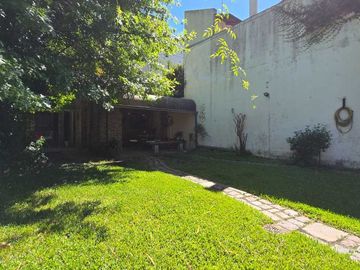 VENTA CASA 4 AMB PARQUE  V.PUEYRREDÓN A.CREDITO
