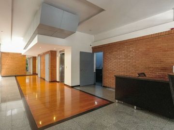 Departamento 4 ambientes cochera y balcón Belgrano