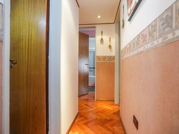 Departamento 4 ambientes cochera y balcón Belgrano