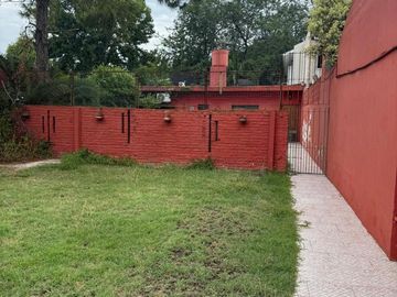 Venta terreno con casita en el fondo en Adrogué