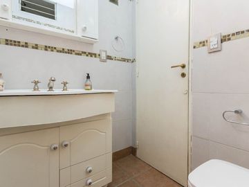 Dpto 3 amb, patio propio, planta baja - Avellaneda