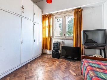 VENTA DEPTO 3 AMBIENTES CON BALCON FLORES