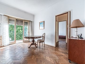 VENTA DEPTO 3 AMBIENTES CON BALCON FLORES
