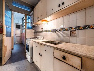 VENTA DEPTO 3 AMBIENTES CON BALCON FLORES