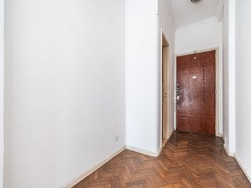 VENTA DEPTO 3 AMBIENTES CON BALCON FLORES