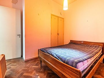 VENTA DEPTO 3 AMBIENTES CON BALCON FLORES