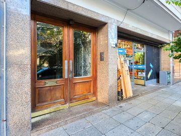 VENTA DEPTO 3 AMBIENTES CON BALCON FLORES