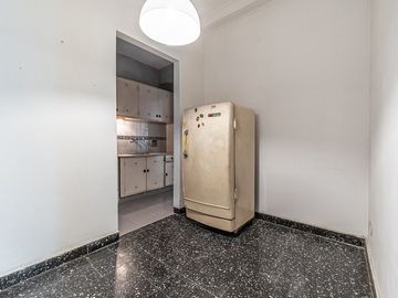 VENTA DEPTO 3 AMBIENTES CON BALCON FLORES