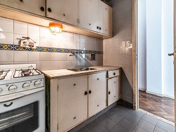 VENTA DEPTO 3 AMBIENTES CON BALCON FLORES