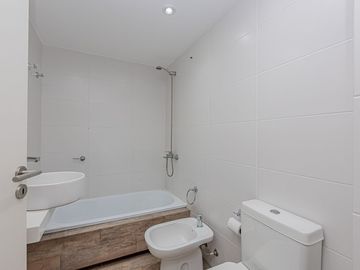 Venta Depto 2 amb con cochera Haedo Sur