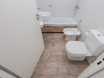Venta Depto 2 amb con cochera Haedo Sur