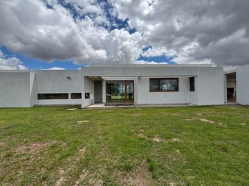 CASA QUINTA EN VENTA EN BRAGADO EN CONSTRUCCION