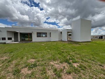 CASA QUINTA EN VENTA EN BRAGADO EN CONSTRUCCION