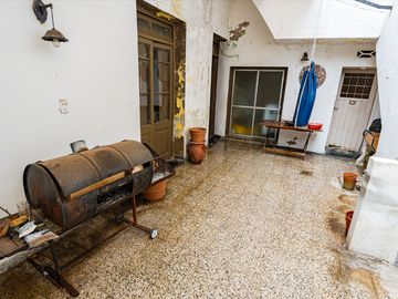 VENTA CASA 4 AMBIENTES VILLA URQUIZA A REFACCIONAR