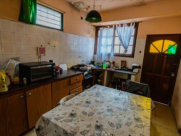 VENTA CASA 4 AMBIENTES VILLA URQUIZA A REFACCIONAR