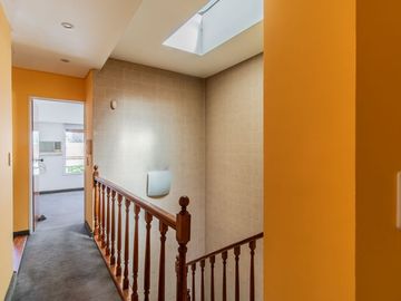 PH  triplex. Venta. Permuta. Floresta.Apto Crédito