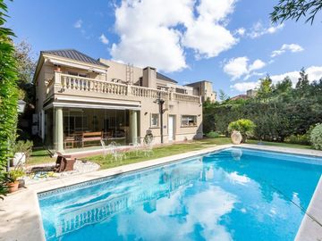VENTA CASA DE 6 AMB, EN SAN MIGUEL, BARRIO CERRADO