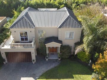 VENTA CASA DE 6 AMB, EN SAN MIGUEL, BARRIO CERRADO