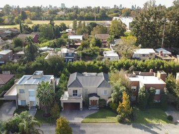 VENTA CASA DE 6 AMB, EN SAN MIGUEL, BARRIO CERRADO
