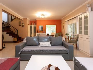 VENTA CASA DE 6 AMB, EN SAN MIGUEL, BARRIO CERRADO