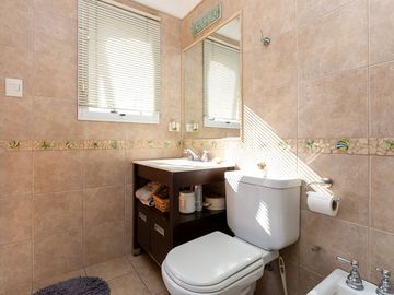 VENTA CASA DE 6 AMB, EN SAN MIGUEL, BARRIO CERRADO