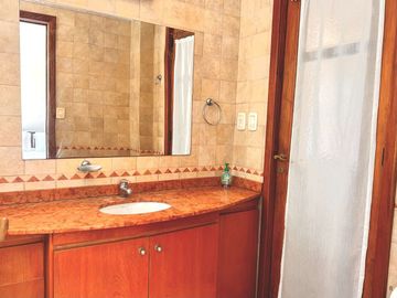 Departamento 3 ambientes frente a plaza San Martin