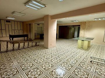VENTA DE CASA 1000 M2 EN MONSERRAT OPORTUNIDAD