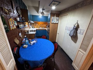 VENTA  CASA  CUATRO AMBIENTES PARQUE CHACABUCO