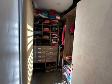 CASA EN VENTA 4 AMBIENTES PLAYROOM ESTRENAR
