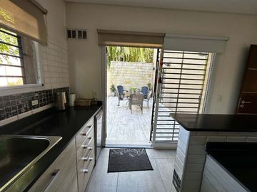 CASA EN VENTA 4 AMBIENTES PLAYROOM ESTRENAR